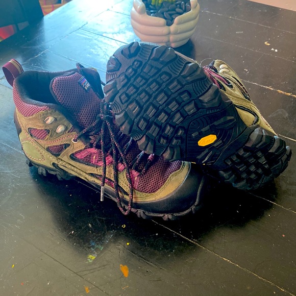 Patagonia hikers - Picture 2 of 4